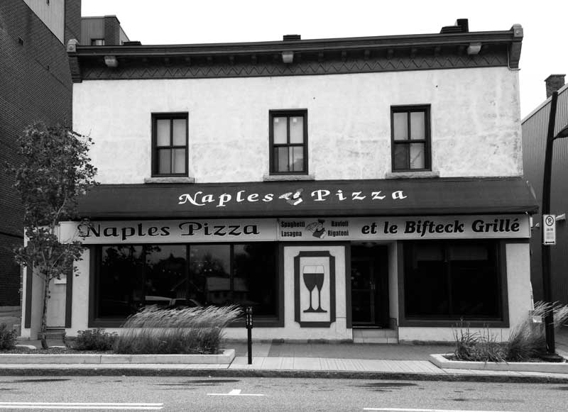 Notre restaurant Naples Pizza à Gatineau